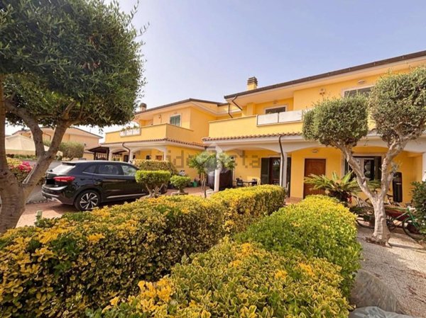 casa indipendente in vendita ad Anzio in zona Villa Claudia