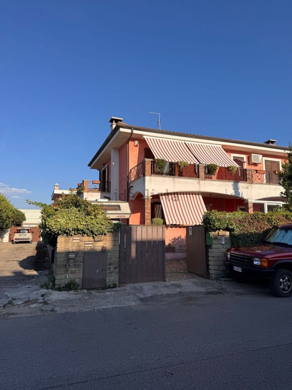 casa indipendente in vendita ad Anzio in zona Stazione