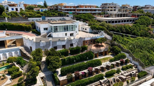 casa indipendente in vendita ad Anzio in zona Mare