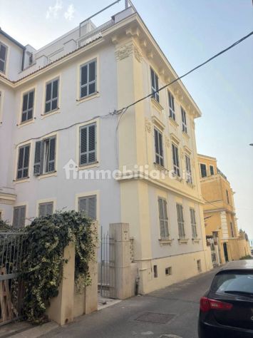 appartamento in vendita ad Anzio in zona Mare