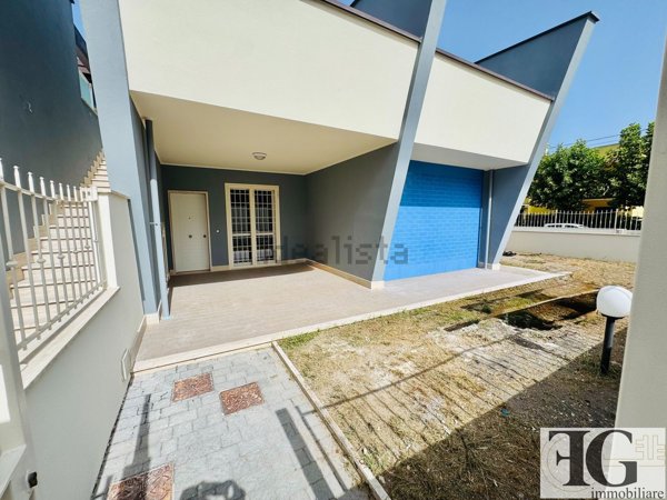 appartamento in vendita ad Anzio in zona Mare