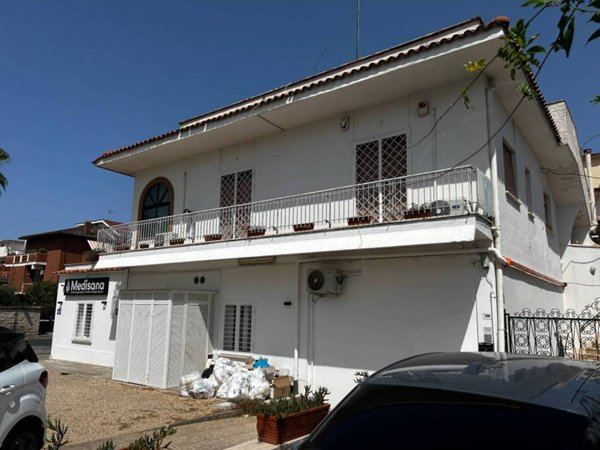 appartamento in vendita ad Anzio in zona Mare