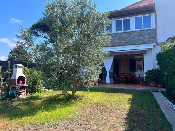 appartamento in vendita ad Anzio in zona Mare