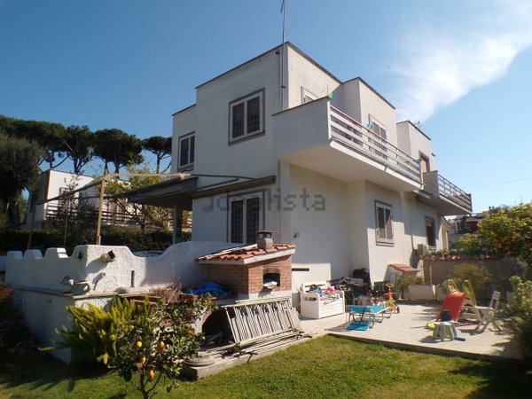 casa indipendente in vendita ad Anzio
