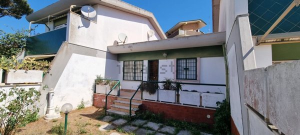 casa indipendente in vendita ad Anzio in zona Mare