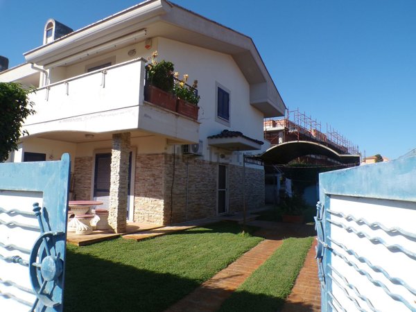 casa indipendente in vendita ad Anzio