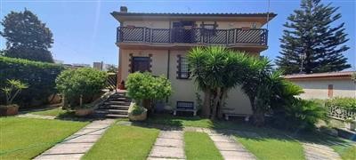 casa indipendente in vendita ad Anzio in zona Marechiaro