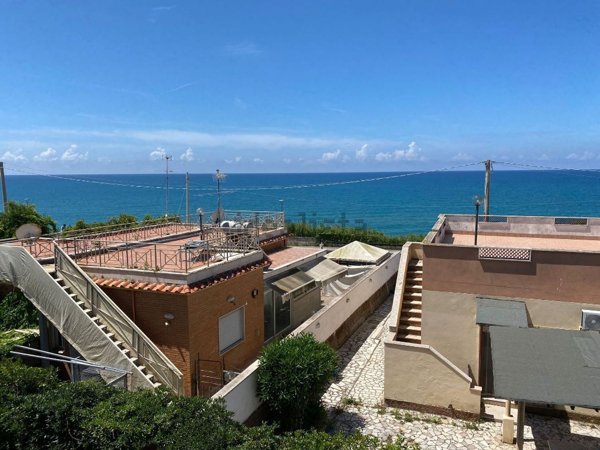 casa indipendente in vendita ad Anzio in zona Cincinnato