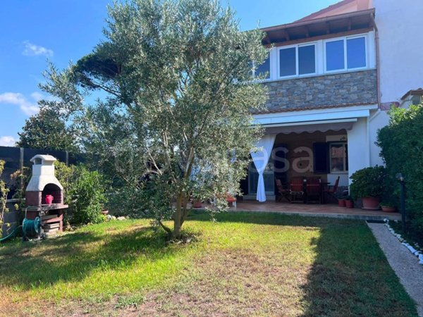 appartamento in vendita ad Anzio in zona Mare