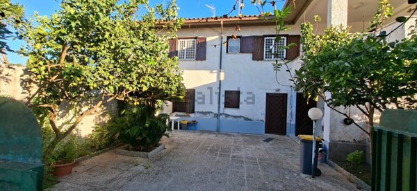 casa indipendente in vendita ad Anzio in zona Villa Claudia