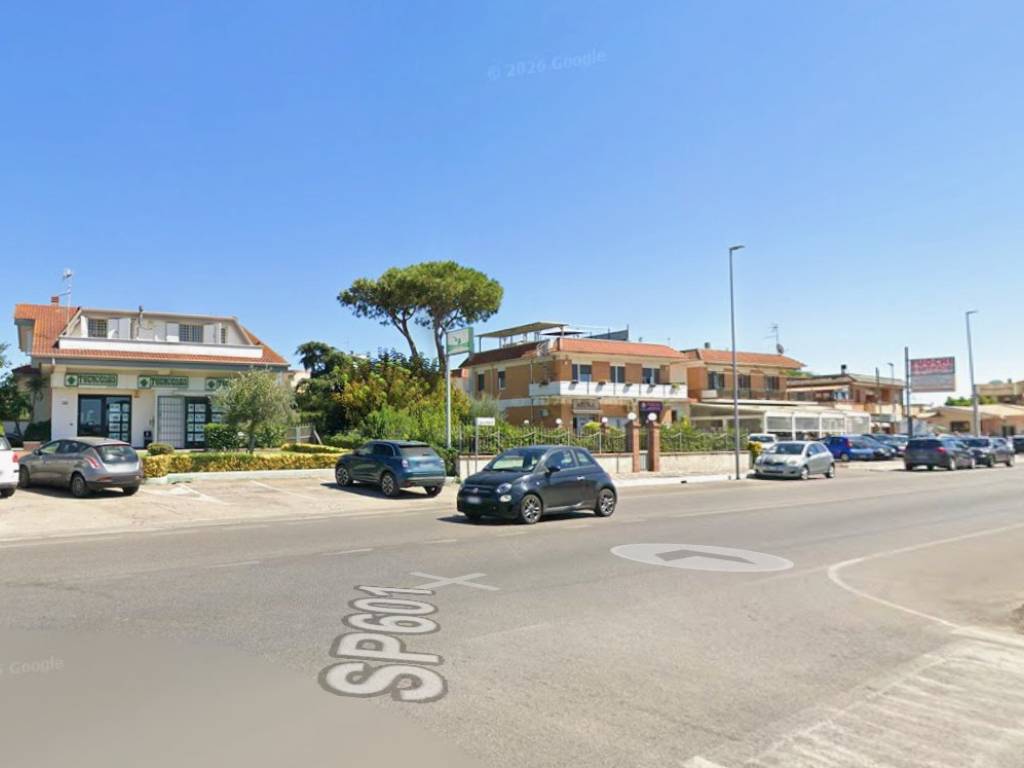 negozio in vendita ad Anzio in zona Lido dei Pini