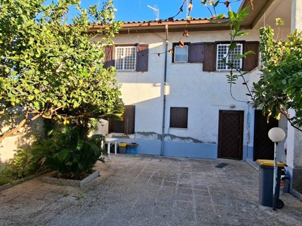 casa indipendente in vendita ad Anzio in zona Stazione