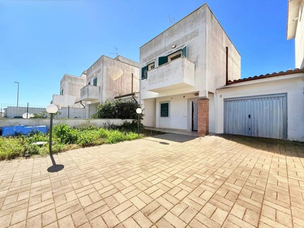 casa indipendente in vendita ad Anzio in zona Marechiaro