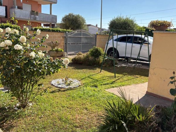casa indipendente in vendita ad Anzio in zona Stazione