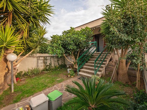 casa indipendente in vendita ad Anzio in zona Lido delle Sirene