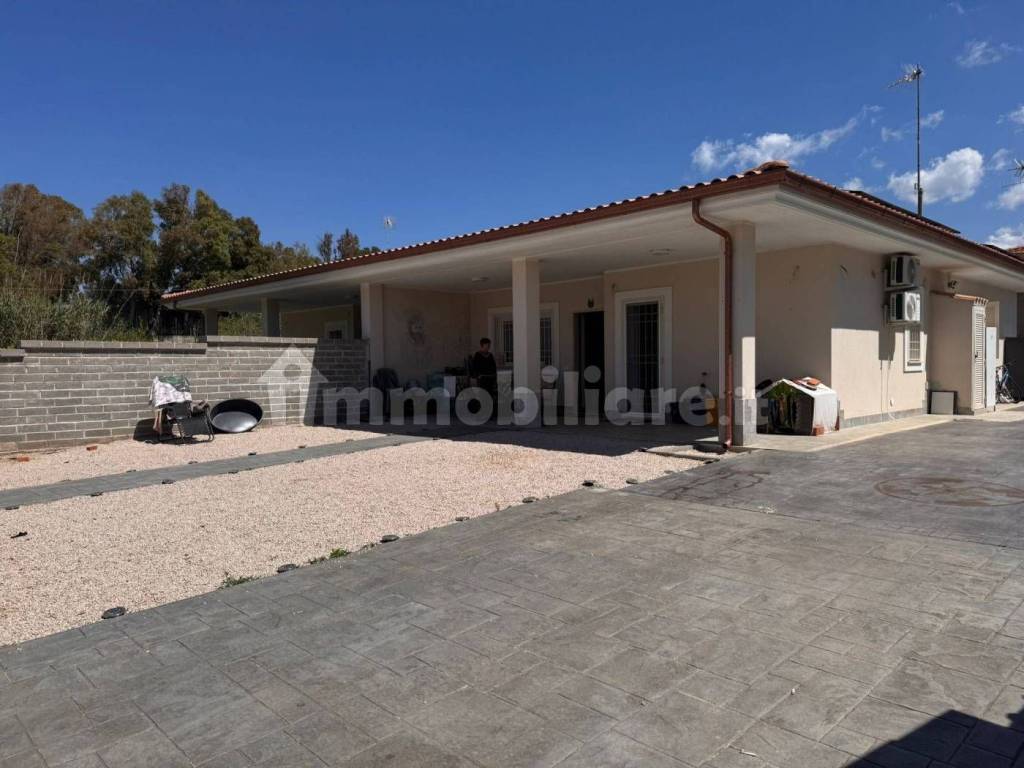 casa indipendente in vendita ad Anzio in zona Mare