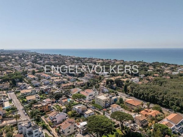 casa indipendente in vendita ad Anzio in zona Mare