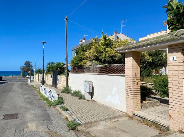 appartamento in vendita ad Anzio in zona Lido delle Sirene
