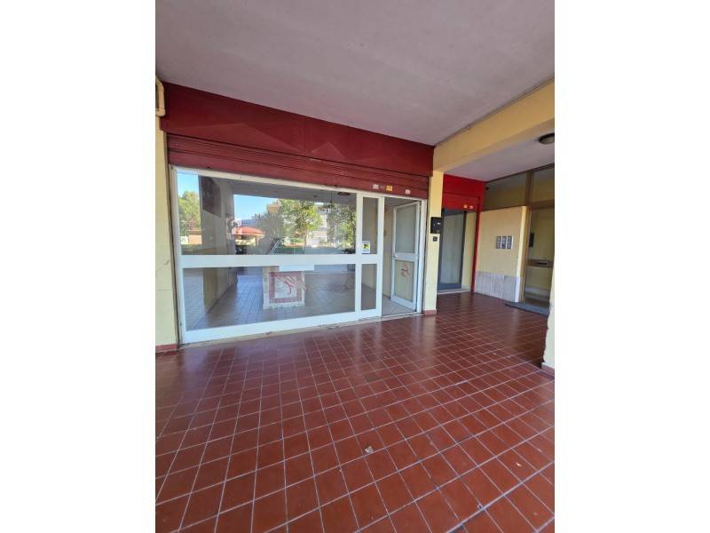 locale commerciale in vendita ad Anzio in zona Anzio Colonia