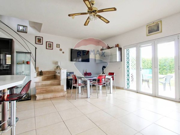 casa indipendente in vendita ad Anzio in zona Villa Claudia