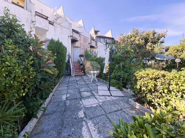 casa indipendente in vendita ad Anzio in zona Mare