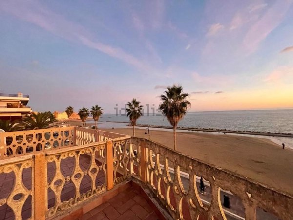 casa indipendente in vendita ad Anzio