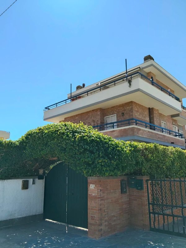 casa indipendente in vendita ad Anzio in zona Cincinnato