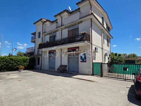 locale commerciale in vendita ad Anzio in zona Stazione