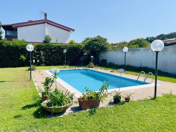 casa indipendente in vendita ad Anzio in zona Villa Claudia