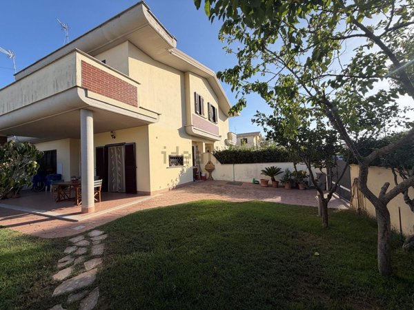casa indipendente in vendita ad Anzio