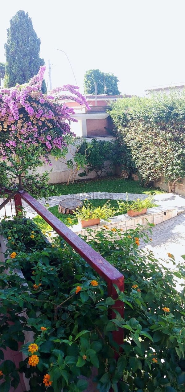 casa indipendente in vendita ad Anzio in zona Mare