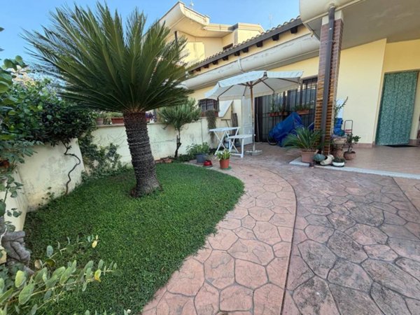 casa indipendente in vendita ad Anzio in zona Stazione
