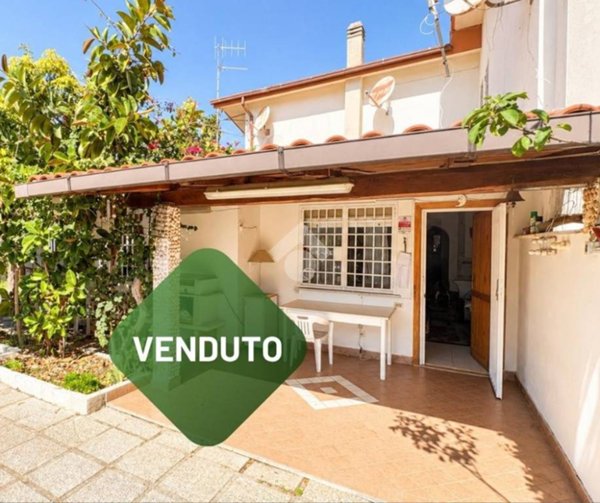 casa indipendente in vendita ad Anzio in zona Cincinnato