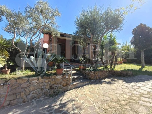 casa indipendente in vendita ad Anzio in zona Mare