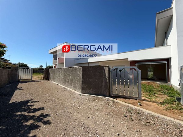 casa indipendente in vendita ad Anzio