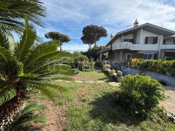 casa indipendente in vendita ad Anzio