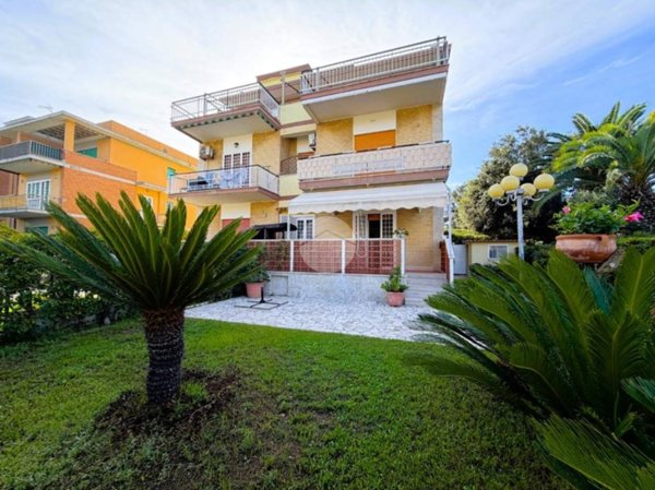 appartamento in vendita ad Anzio in zona Mare