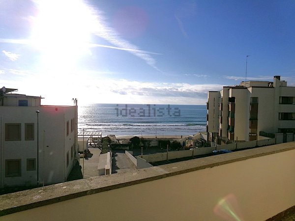 appartamento in vendita ad Anzio in zona Mare