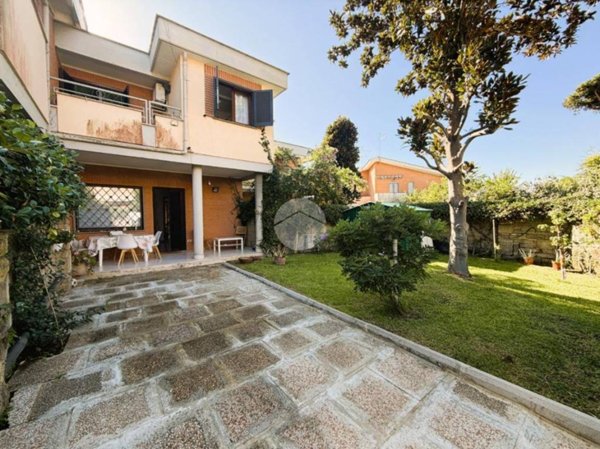 casa indipendente in vendita ad Anzio in zona Mare