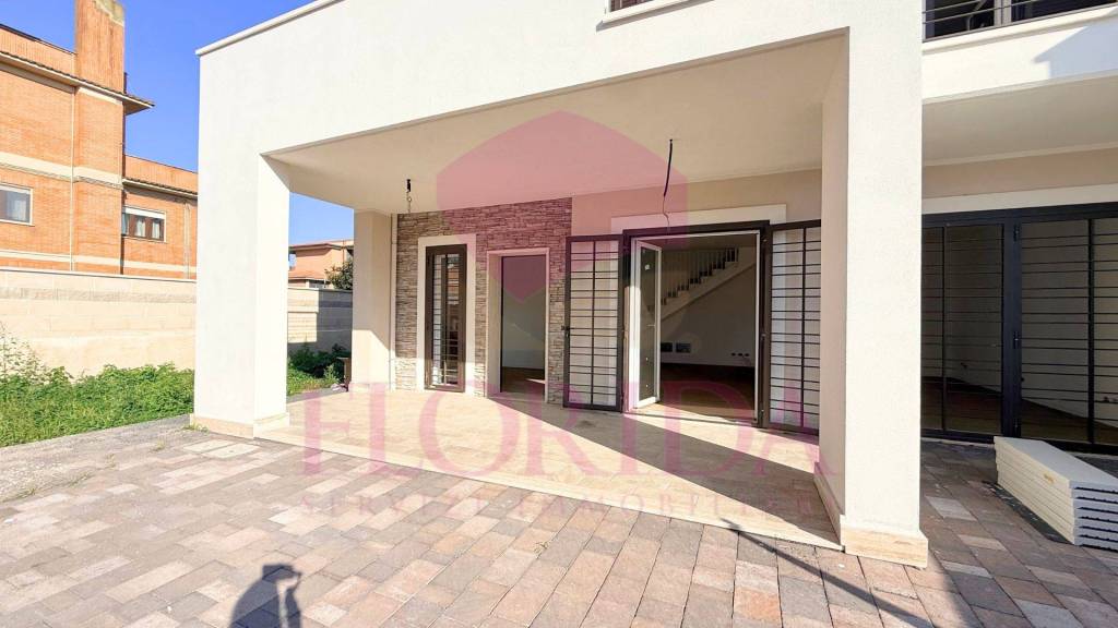 casa indipendente in vendita ad Anzio in zona Mare