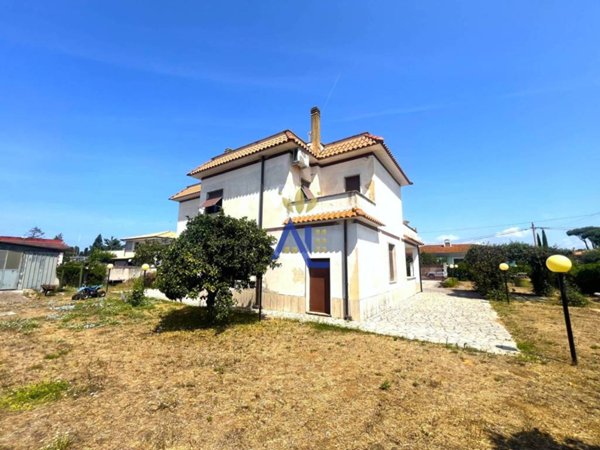casa indipendente in vendita ad Anzio in zona Stazione
