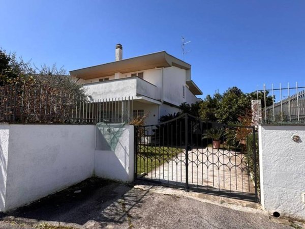 casa indipendente in vendita ad Anzio in zona Mare