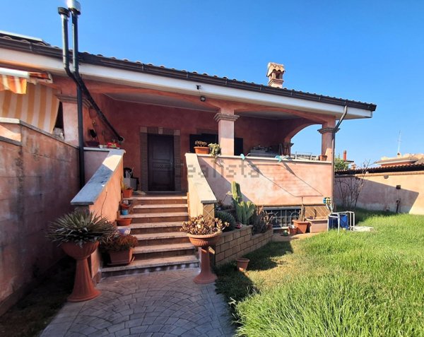 casa indipendente in vendita ad Anzio