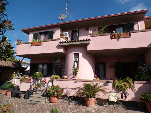 casa indipendente in vendita ad Anzio in zona Mare