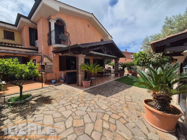 casa indipendente in vendita ad Anzio in zona Lido dei Pini