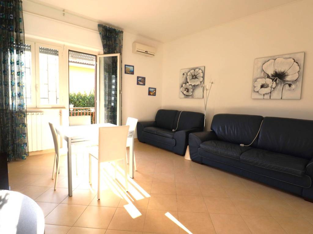 appartamento in vendita ad Anzio in zona Mare