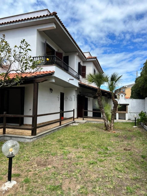 casa indipendente in vendita ad Anzio