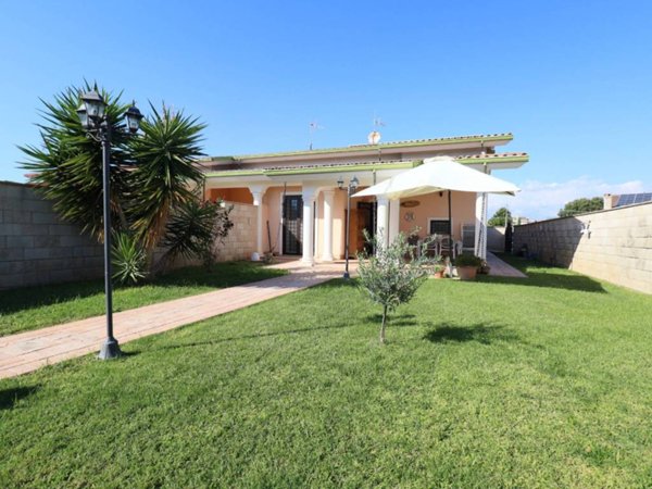 casa indipendente in vendita ad Anzio in zona Stazione