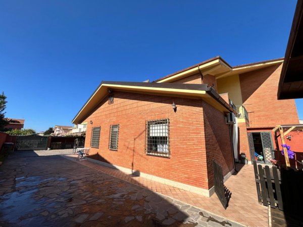 casa indipendente in vendita ad Anzio