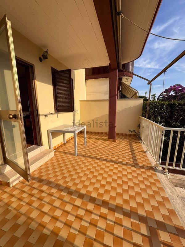 appartamento in vendita ad Anzio in zona Villa Claudia